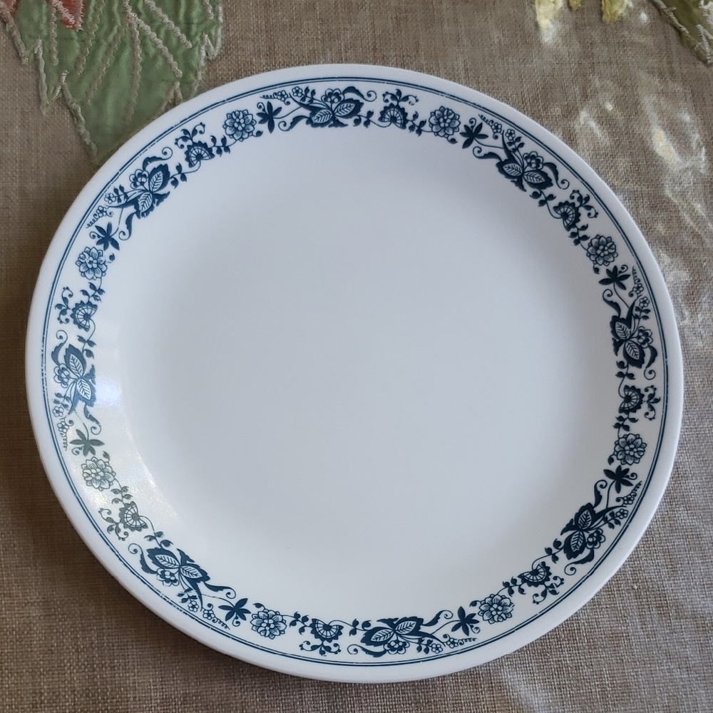 Corelle Old Town Elegant Blue and White Dinner Plate